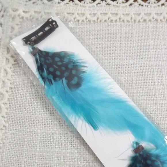 Bundle Add-on 3 Feather Clip-in Hair Extension - Picture 2 of 5